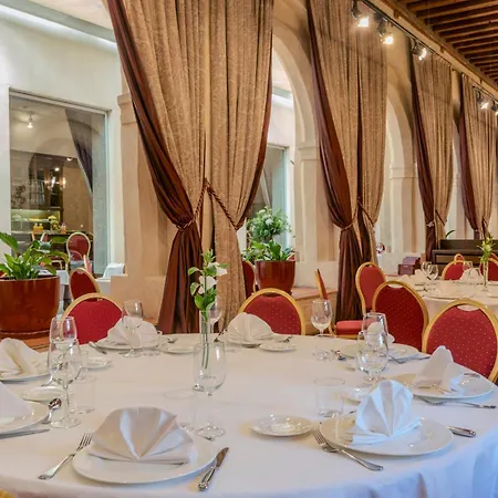 Hotel San Antonio El Real