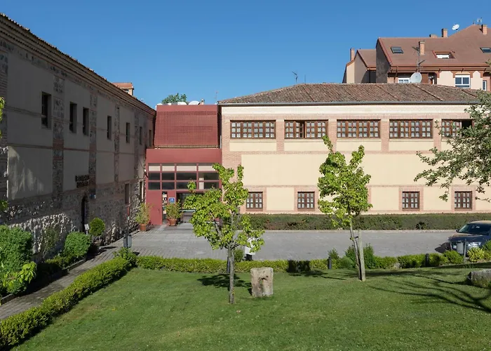 Отель San Antonio El Real Сеговия